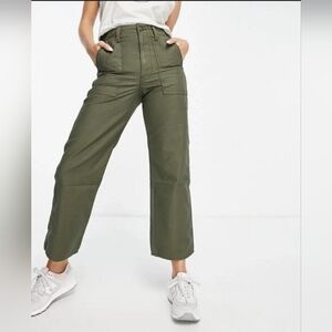 Levi ribcage straight NWT utility Olive green wide leg ankle pants, size 30 x 29